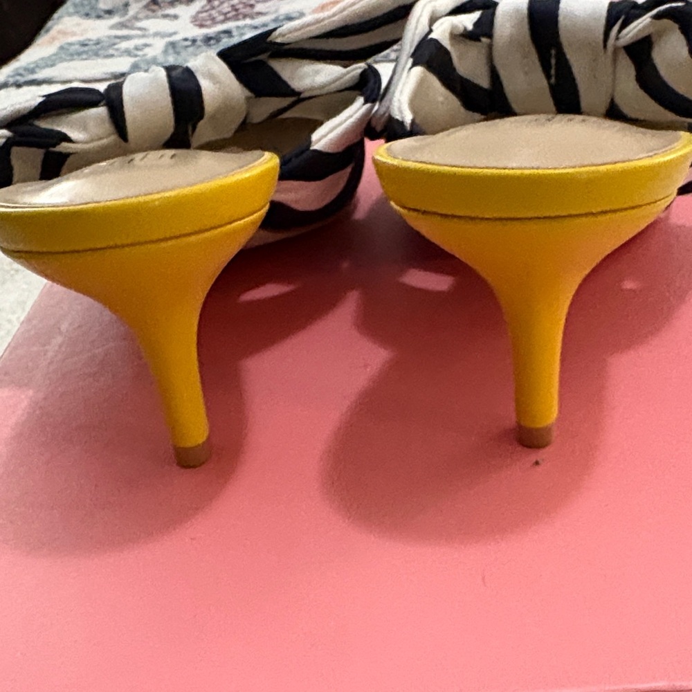 CAbi Women's Navy and White Bow Mules - Picture 7 of 9